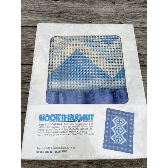 Vintage Latch Hook rug kit Blue White Geometric Boho NOS New 20x27" - Picture 8 of 8